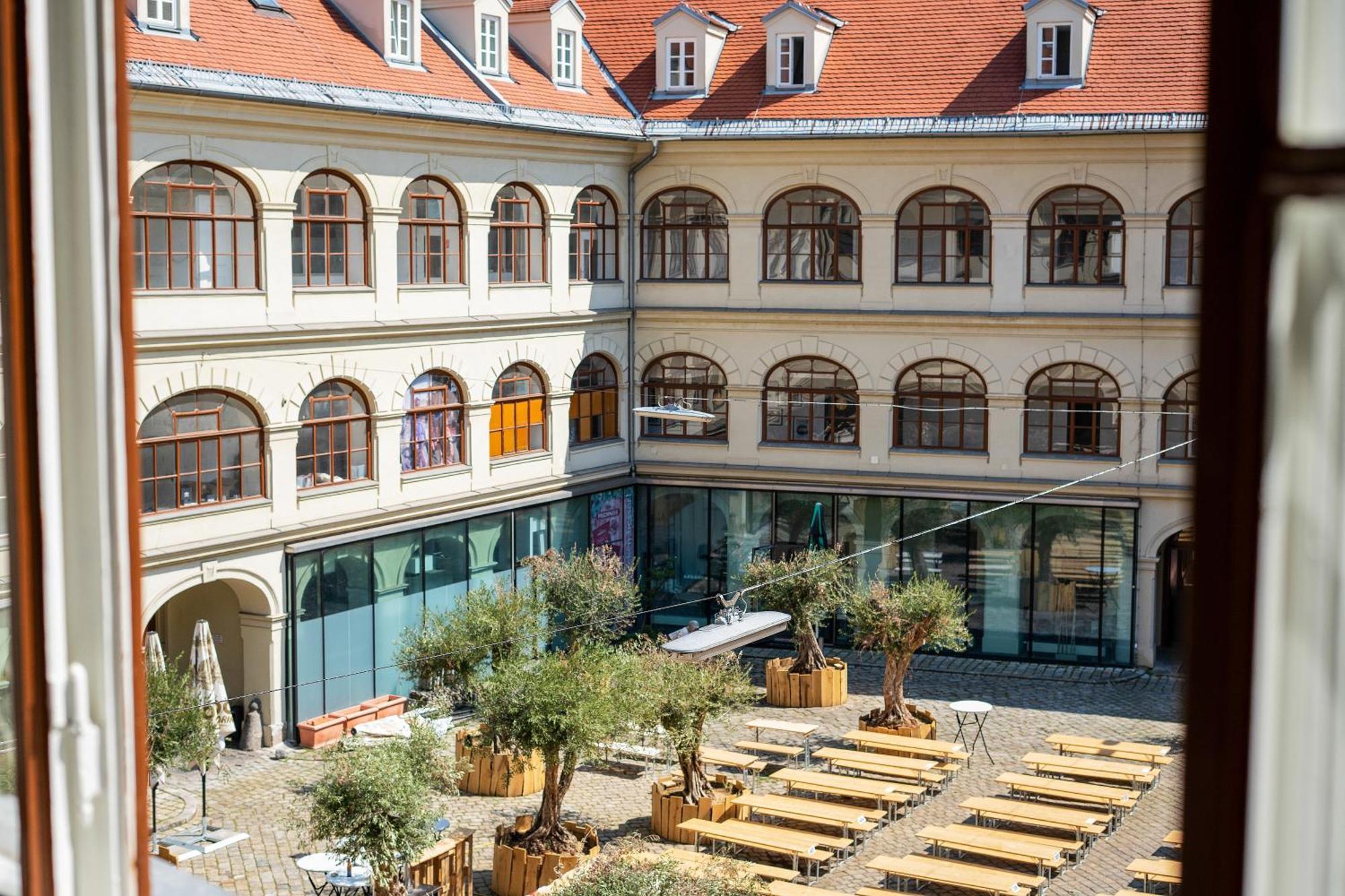 Boho Design Studio - Historic City Center With Free Parking & Aircon By Hero Homes Γκρατς Εξωτερικό φωτογραφία