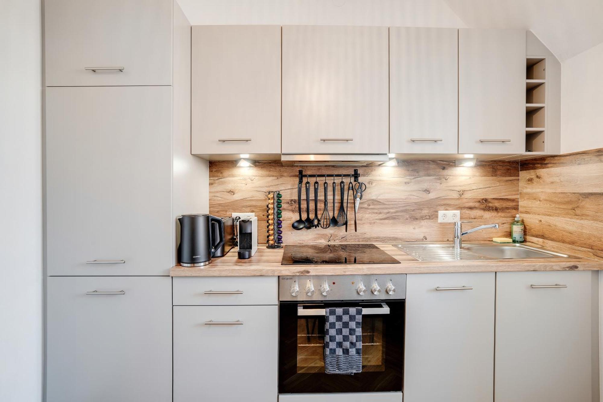 Boho Design Studio - Historic City Center With Free Parking & Aircon By Hero Homes Γκρατς Εξωτερικό φωτογραφία